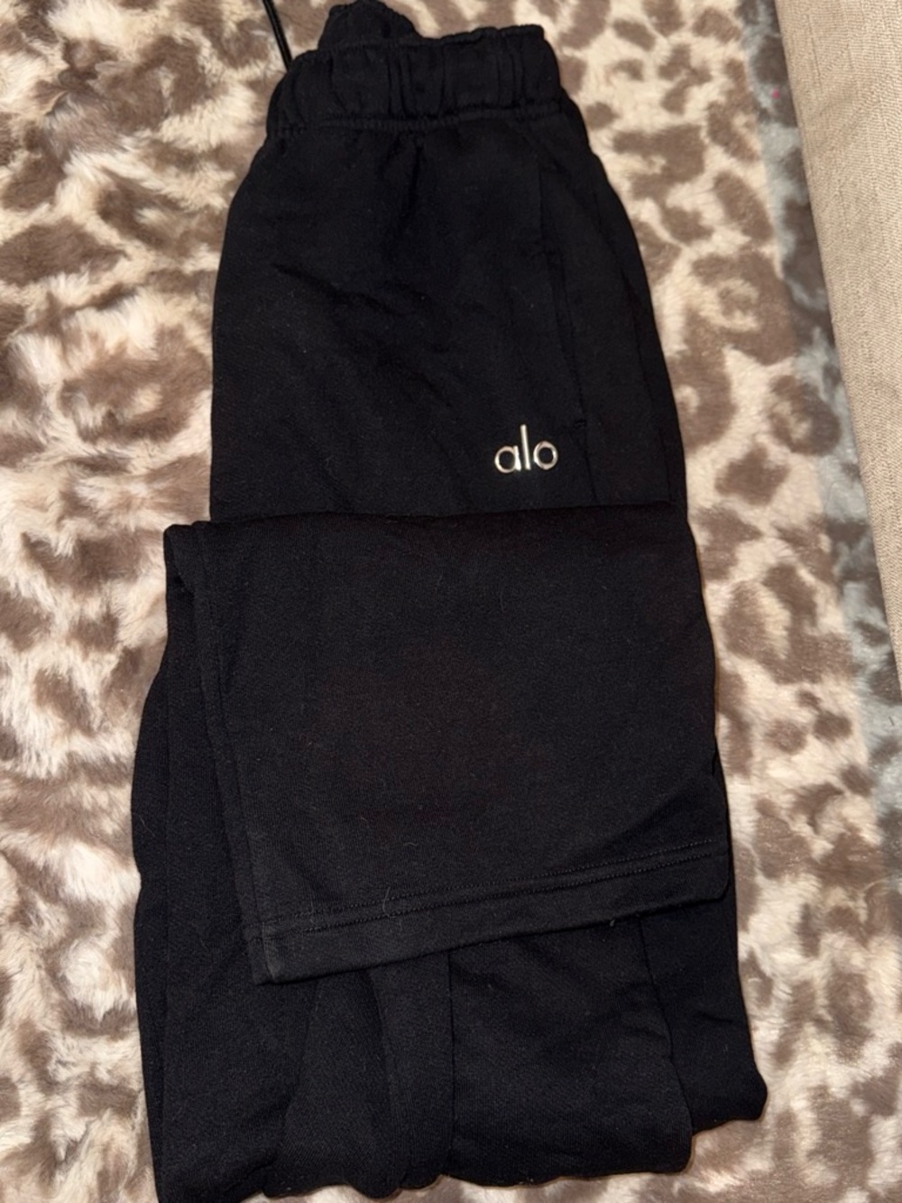 ALO Yoga Black Logo Jogger Pants